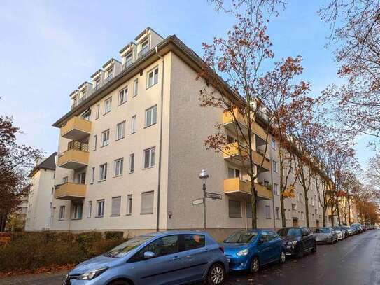 Stilvolle 2,5-Raum-Wohnung mit Einbauküche in Berlin Spandau