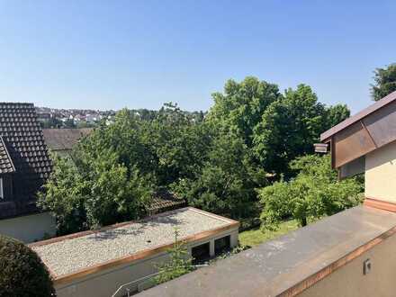Kernsanierte, helle, luxeriöse Wohnung mit Küche im 1.OG