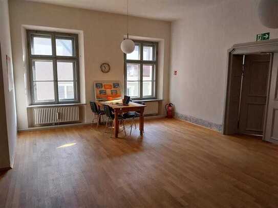 Büroräume in denkmalgeschütztem Gebäude - zur Untermiete