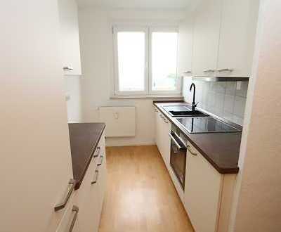 Tolle 3-Raumwohnung mit neuer Einbauküche und Stellplatz