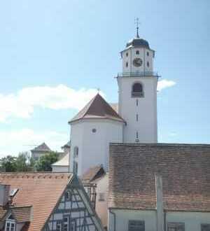 Sehr helle 2,5-Zimmer-Altbauwohnung mit Blick über die Dächer Meßkirchs