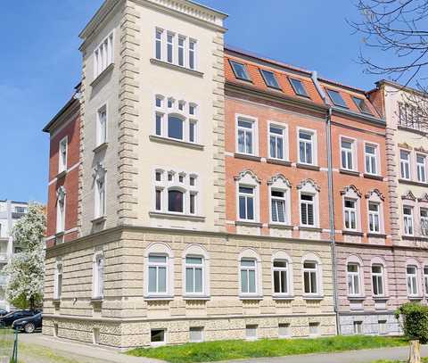sofort verfügbar: frisch renovierte 2-Raum-Wohnung