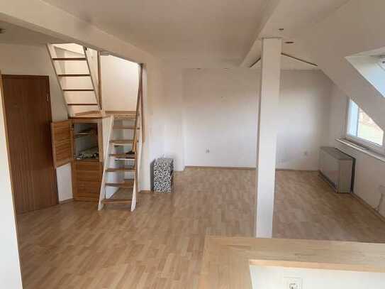 Individuelle Dachgeschosswohnung mit ca. 44 m² Wohnfläche, 2 Zimmern und Dachterrasse