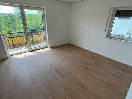 Moderne, sanierte 2-Zimmer-Wohnung mit Balkon