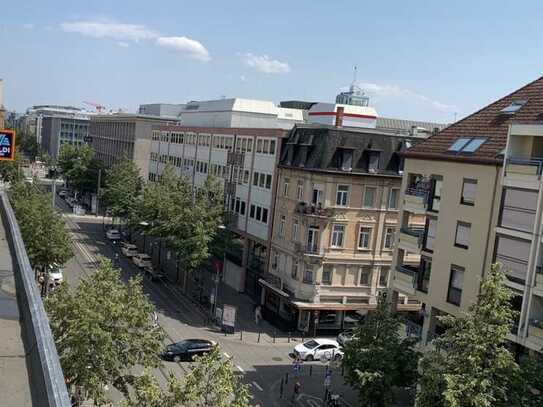 1-Zimmer City Apartment teilmöbliert mit Balkon in zentraler Lage