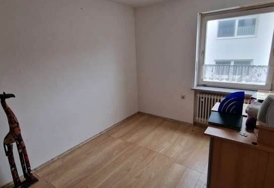 Attraktive und gepflegte 3-Zimmer-Wohnung mit Balkon und Einbauküche in Wartenberg