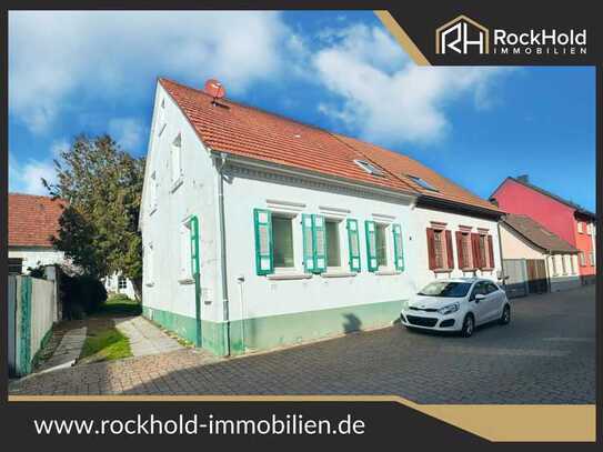 Renovierungsbedürftiges Einfamilienhaus mit tollem Grundstück!