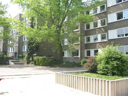 DO-Berghofen: Vermietete 3-Zi. ETW im 1. Obergeschoss mit Balkon!