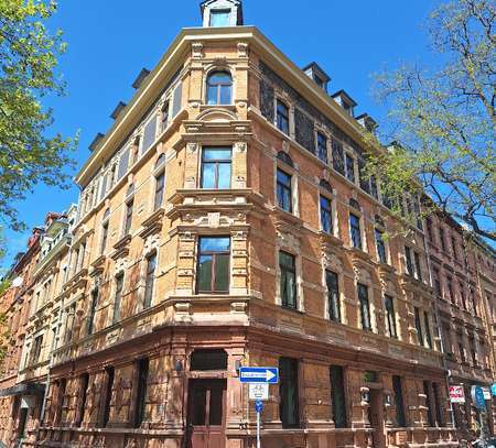 Beilstr. 15 Dachgeschoss, 5 Zimmer, Platz für alle - große, helle Wohnung.