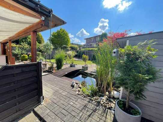 Großer Garten und ausreichend Platz für mehrere Generationen! 3Familienhaus mit eigener Sauna !
