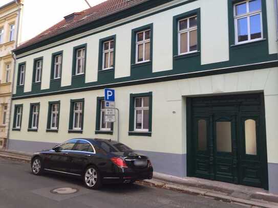 Schicke 2-Raum-Wohnung mit Balkon, Tageslichtbad + Eckbadewanne