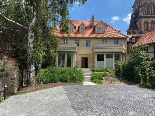 Das besondere Wohnen. Schöne Küche/ Eßzimmer, Balkon und Parkplatz in der Innenstadt Wernigerode.