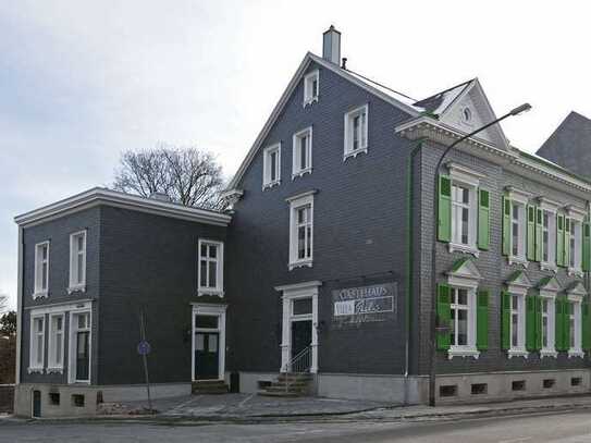 Traumhafte Wohnung in einem denkmalgeschütztem Mehrfamilienhaus - ökologisch Kernsaniert!