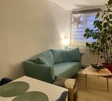 Hübsche 2-Zimmer-Dachgeschosswohnung mit zwei Balkon im beliebten Agnesviertel (kein Aufzug!!)