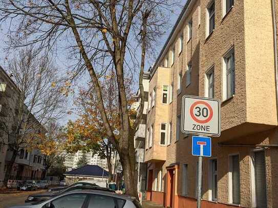 Lichtenberg sofort: Nette 2-Zi.-Wohnung, Erstbezug nach Sanierung, WG-tauglich