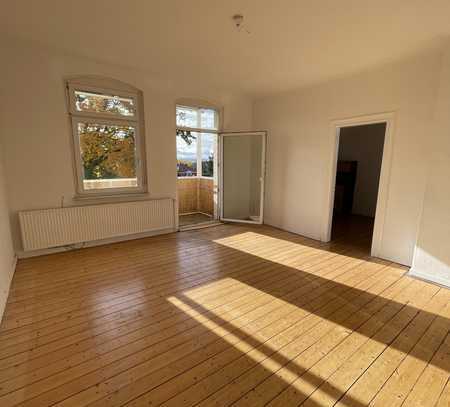 Schöne 3-ZKB-Altbauwohnung mit EBK und Balkon