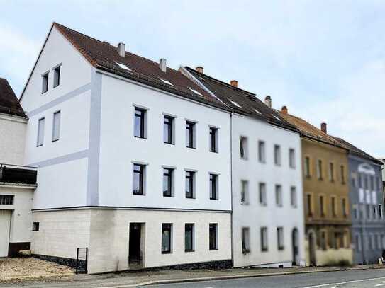 Anlageobjekt: Neu saniertes Mehrfamilienhaus, zentral gelegen in Werdau bei Zwickau