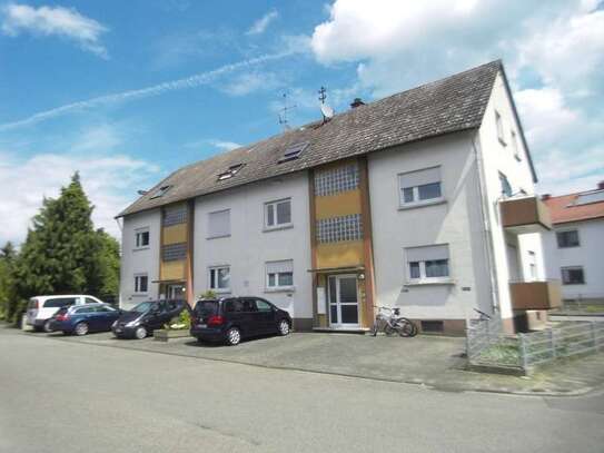 3 Zimmer Erdgeschosswohnung mit Balkon, Stellplatz und Garage in Rülzheim