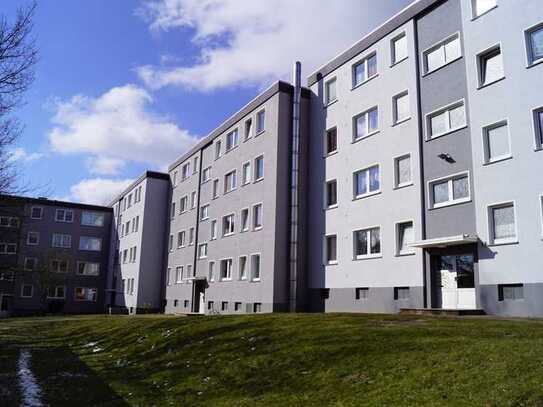 Magdeburger Straße 60, hübsche 3 ZKB Wohnung im 2.OG mit Balkon