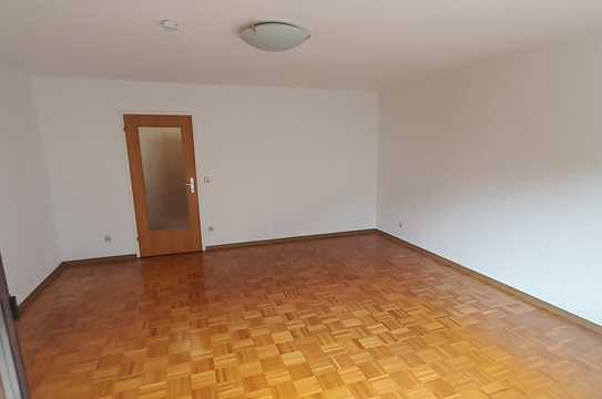 1-Zimmer-Apartment, mit großem Sonnenbalkon, Duschbad, Kochnische, auf Wunsch mit TG-Stellplatz zu v