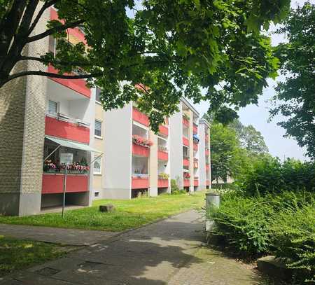 Schöne ETW in gepflegtem Mehrfamilienhaus mit Balkon in einem sehr angenehmen Wohnumfeld