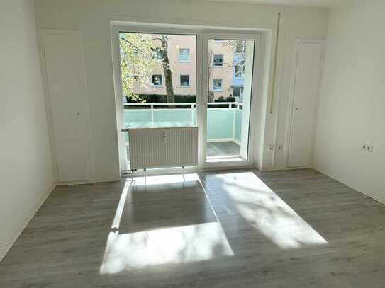 * FAMILIEN aufgepasst 4 ZW + Loggia - alles tip top renoviert KL WEST Slevogtstr. 26 - ab SOFORT *