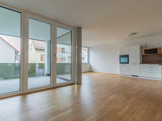 Moderne und lichtdurchflutete 3 Zimmer-Wohnung mit Loggia und Tiefgarage in zentraler Lage