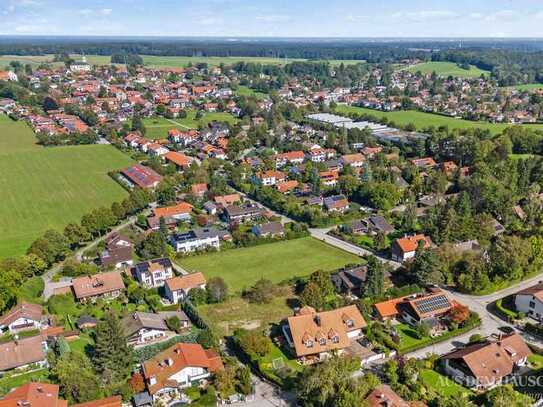 Traumhaftes Baugrundstück in leichter Hanglage