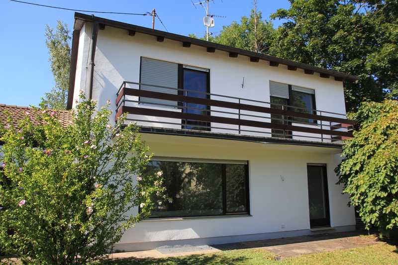 Ruhiges Einfamilienhaus mit Garten und Garage in Obermenzing-Nord