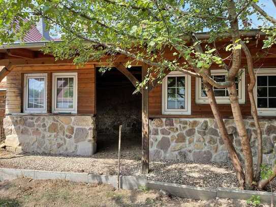 Freistehendes Haus für Handwerker mit tollem Grundstück, Carport u. v. e.