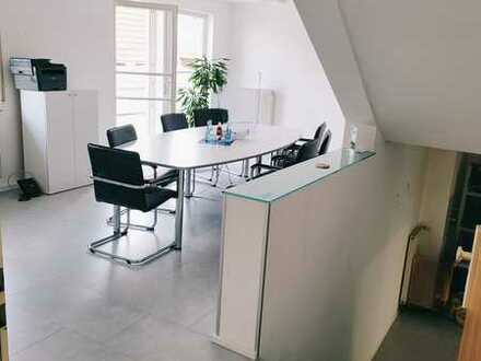 Moderne helle Büroräume mit Dachterrasse! Zentral gelegen und teilmöbliert