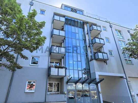 Zentral & ruhig mit 4,7% Rendite: 2-Zi-Wohnung mit West-Balkon, Aufzug, EBK & TG-Stellplatz!