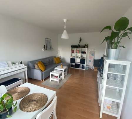 Stilvolle 3-Zimmer-Wohnung mit Balkon und Einbauküche in München