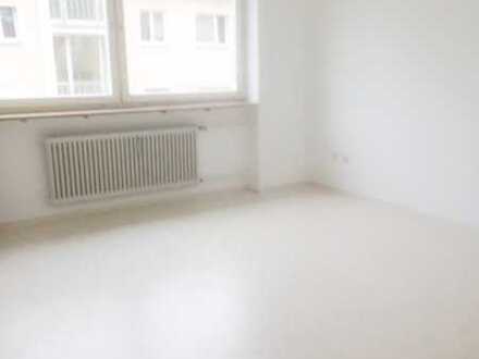 Sonnige 1 Zimmerwohnung zentral Nähe Plärrer gelegen