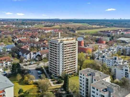 sehr gepflegte 3 Zimmer Wohnung mit 2 Balkonen, Dachterrasse und Swimmingpool