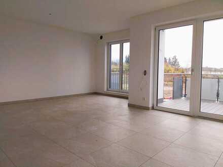 Erstbezug mit EBK, Balkon und 2 Stellplätzen: helle 2,5-Zimmer-Wohnung in Geisenfeld