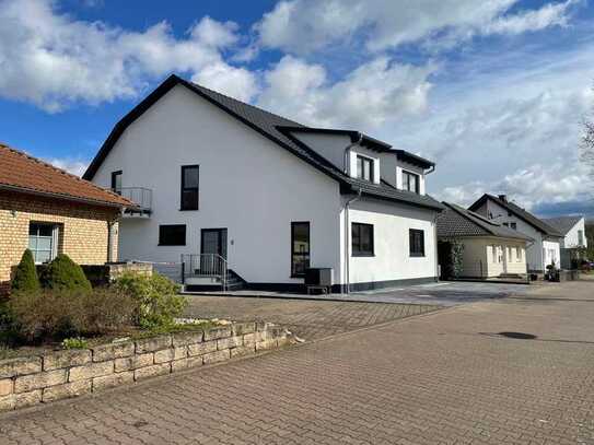 Erstbezug mit Balkon: Stilvolle 5-Zimmer-Maisonette-Wohnung mit geh. Innenausstattung in Gensingen