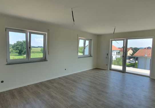 ...moderne 3-Zimmer Wohnung im 1. Stock mit Lift + großem Balkon in ruhiger Lage in Mühldorf....