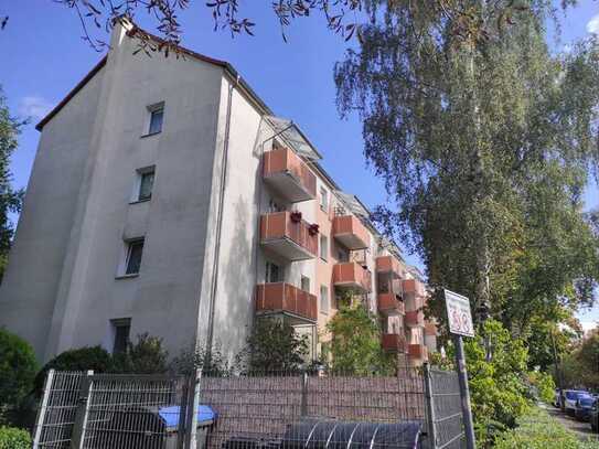 Auch selbst sofort beziehbare Wohnung mit Balkon im 1.OG in guter Wohnlage zu verkaufen