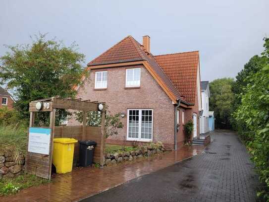 Gepflegtes 5-Zimmer-Haus mit Seminarhaus und Halle in St. Peter-Ording