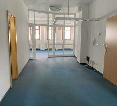 Freiberg* helles Büro in Citylage* Teeküche* gr. Flurbereich für Empfang* WC* Balkon*