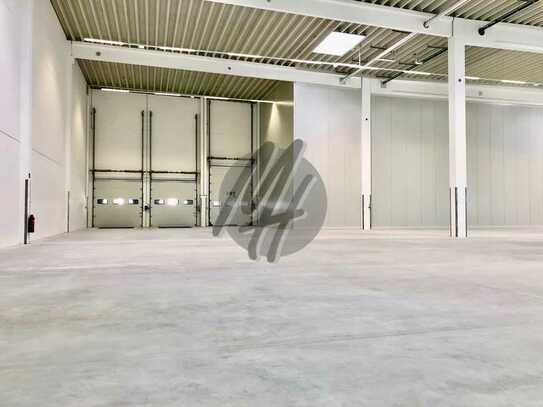 SOFORT VERFÜGBAR ✓ RAMPE + EBEN ✓ Lager-/Logistik (1.600 m²) & Büro (950 m²)