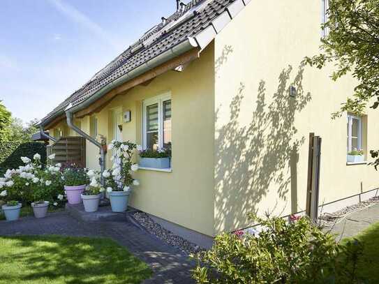 Haus mit 4 Zimmern und schönem Garten in Altglienicke