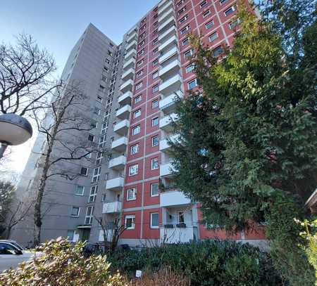 Von Privat 1-Zimmer-Appartement mit Loggia in München Bogenhausen