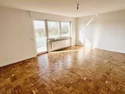 Frankfurt-Harheim: Lichtdurchflutete 75 qm Wohnung mit Südbalkon ab 1.05.24 zu vermieten!