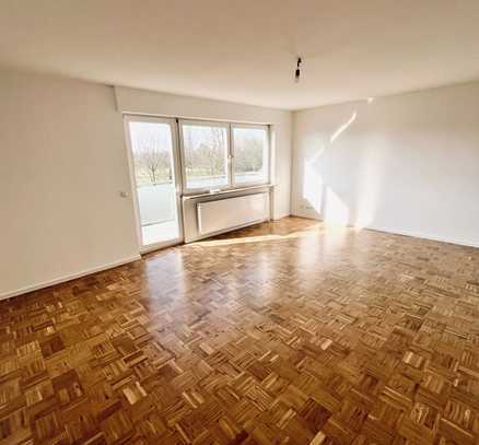 Frankfurt-Harheim: Lichtdurchflutete 75 qm Wohnung mit Südbalkon ab 01.06.24 zu vermieten!