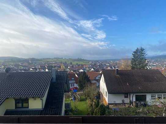 Unvergleichliche Aussicht in Top-Lage mit viel Platz für Ihre Träume!