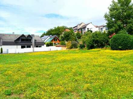 Baugrundstück in ruhiger Lage und gwachsenem Wohngebiet. ca. 40m Breite