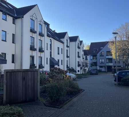 Exklusive 3-Zimmer-Dachgeschosswohnung in Grünlage Erkraths mit Balkon, hochwertig ausgestattet.