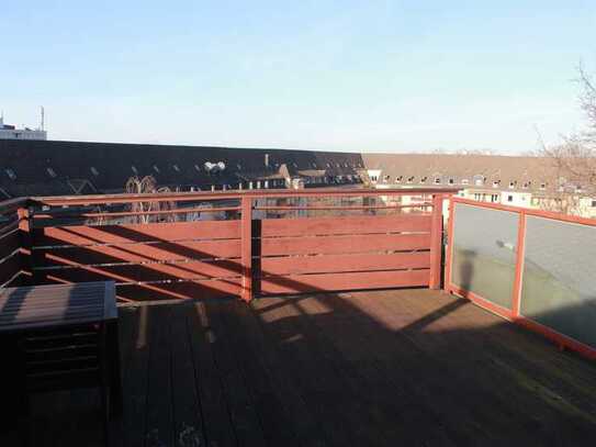 Schönes Appartement mit großer Dachterrasse in Duisburg Duissern